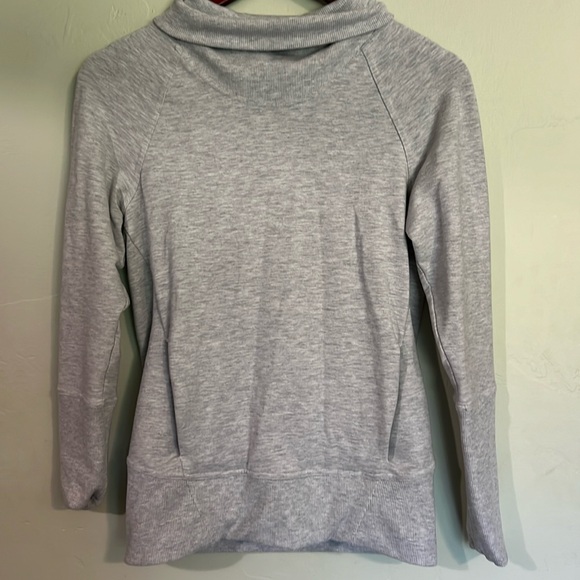 Lululemon crown neck - Picture 1 of 6